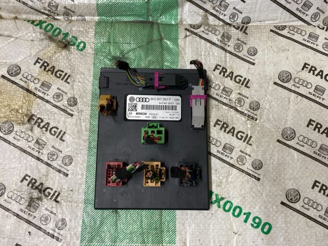 bontott AUDI A4 B8 Biztosítéktábla Utastér