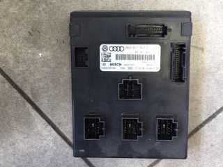 bontott AUDI A4 B8 Biztosítéktábla Utastér