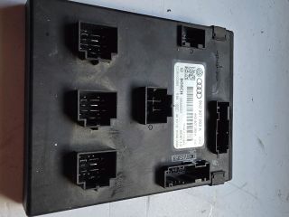 bontott AUDI A4 B8 Biztosítéktábla Utastér