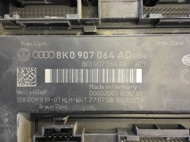 bontott AUDI A4 B8 Biztosítéktábla Utastér