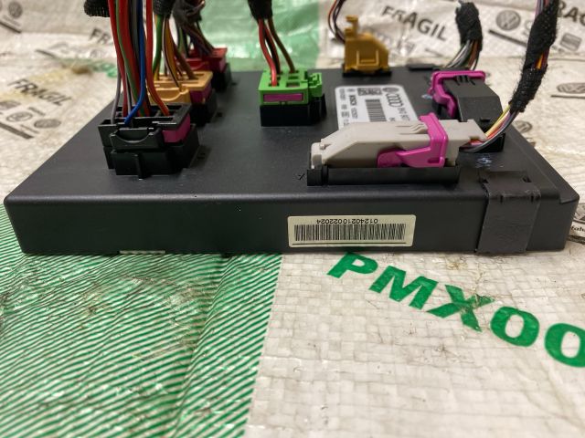 bontott AUDI A4 B8 Biztosítéktábla Utastér