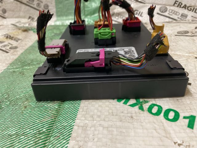 bontott AUDI A4 B8 Biztosítéktábla Utastér