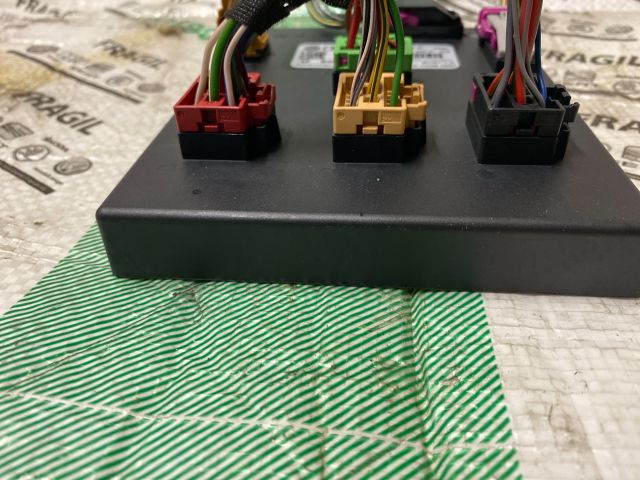 bontott AUDI A4 B8 Biztosítéktábla Utastér