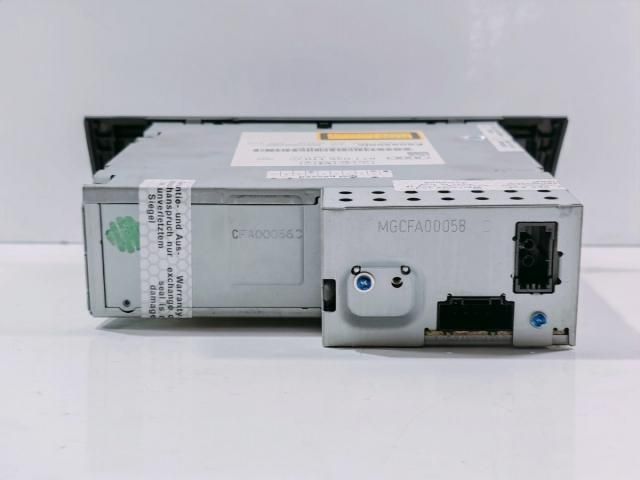 bontott AUDI A4 B8 CD / DVD Tár