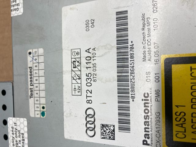 bontott AUDI A4 B8 CD / DVD Tár