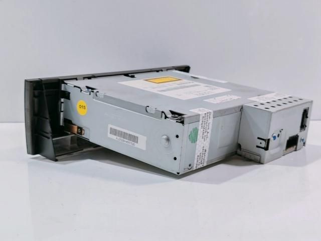 bontott AUDI A4 B8 CD / DVD Tár