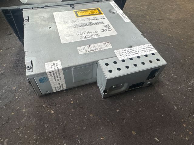 bontott AUDI A4 B8 CD / DVD Tár