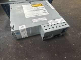 bontott AUDI A4 B8 CD / DVD Tár