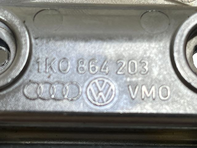 bontott AUDI A4 B8 Csomagrögzítő