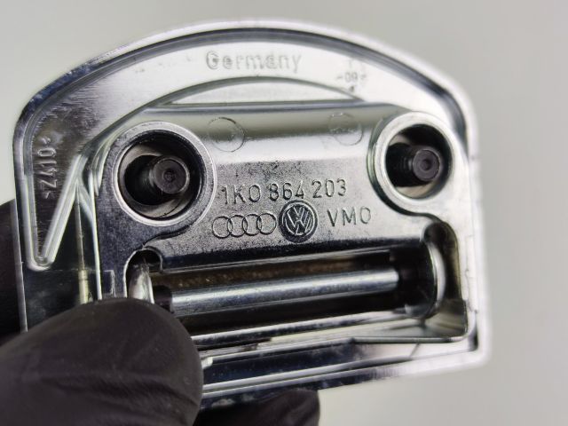 bontott AUDI A4 B8 Csomagrögzítő