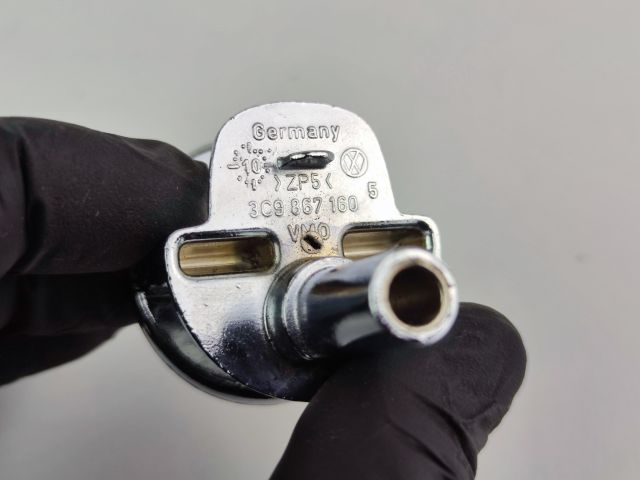 bontott AUDI A4 B8 Csomagrögzítő