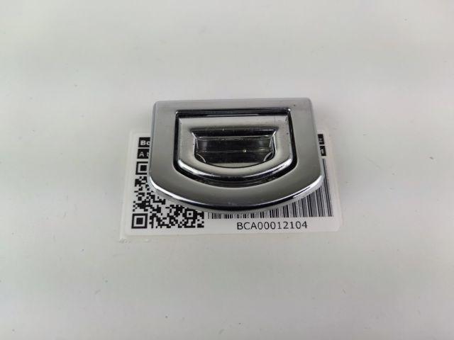 bontott AUDI A4 B8 Csomagrögzítő