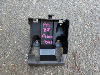 bontott AUDI A4 B8 Csomagtér Kárpit Tartó (Pozíciófüggetlen)