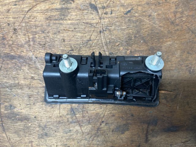 bontott AUDI A4 B8 Csomagtér Nyitó Kar / Gomb