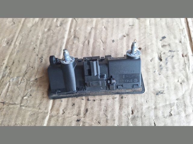 bontott AUDI A4 B8 Csomagtér Nyitó Kar / Gomb