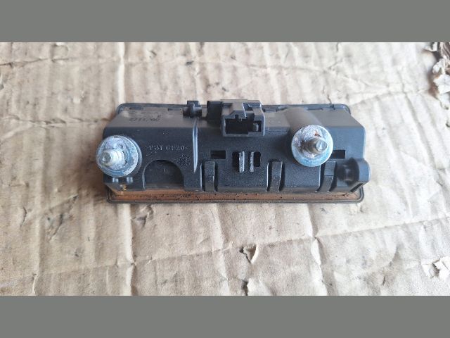 bontott AUDI A4 B8 Csomagtér Nyitó Kar / Gomb