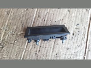 bontott AUDI A4 B8 Csomagtér Nyitó Kar / Gomb