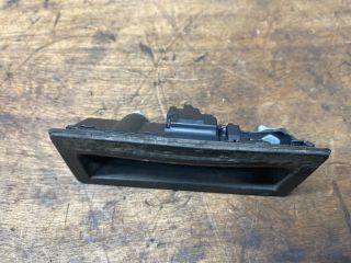 bontott AUDI A4 B8 Csomagtér Nyitó Kar / Gomb