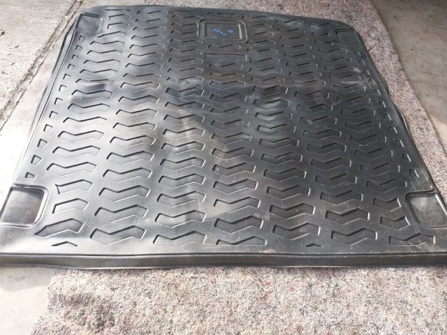 bontott AUDI A4 B8 Csomagtér Tálca