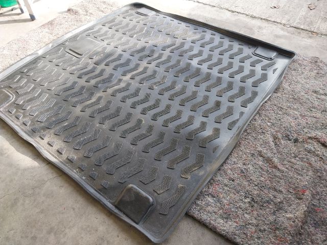 bontott AUDI A4 B8 Csomagtér Tálca