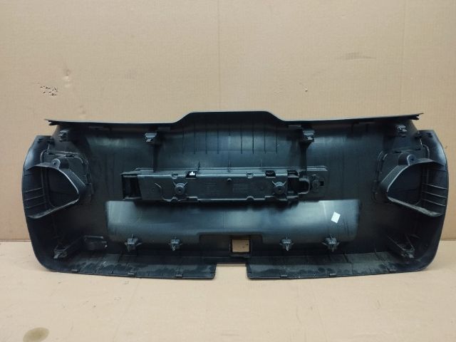 bontott AUDI A4 B8 Csomagtérajtó Burkolat Alsó