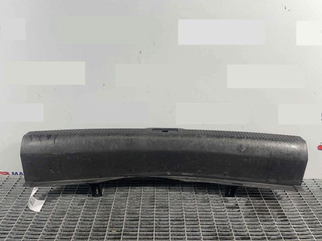 bontott AUDI A4 B8 Csomagtérajtó Díszléc