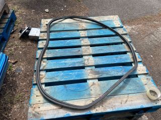 bontott AUDI A4 B8 Csomagtérajtó Gumikéder