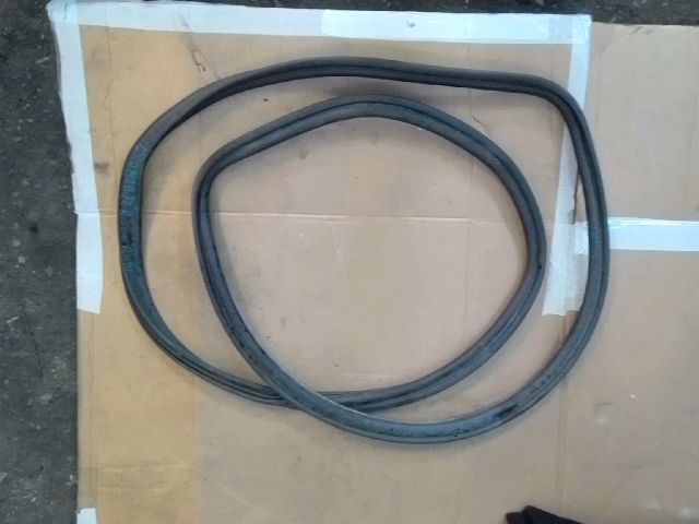 bontott AUDI A4 B8 Csomagtérajtó Gumikéder