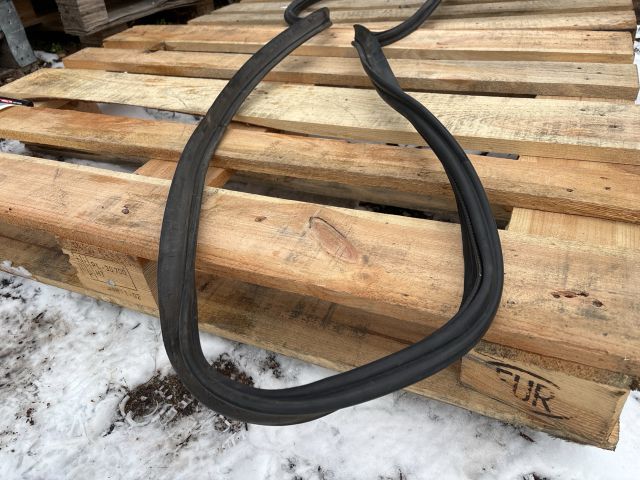 bontott AUDI A4 B8 Csomagtérajtó Gumikéder