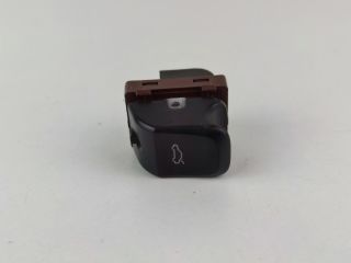 bontott AUDI A4 B8 Csomagtérajtó Kapcsoló