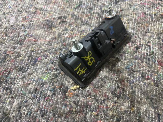 bontott AUDI A4 B8 Csomagtérajtó Kapcsoló