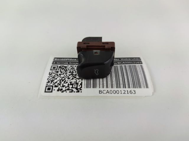 bontott AUDI A4 B8 Csomagtérajtó Kapcsoló