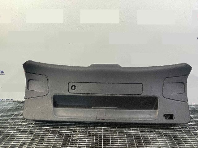 bontott AUDI A4 B8 Csomagtérajtó Kárpit