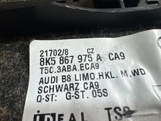 bontott AUDI A4 B8 Csomagtérajtó Kárpit