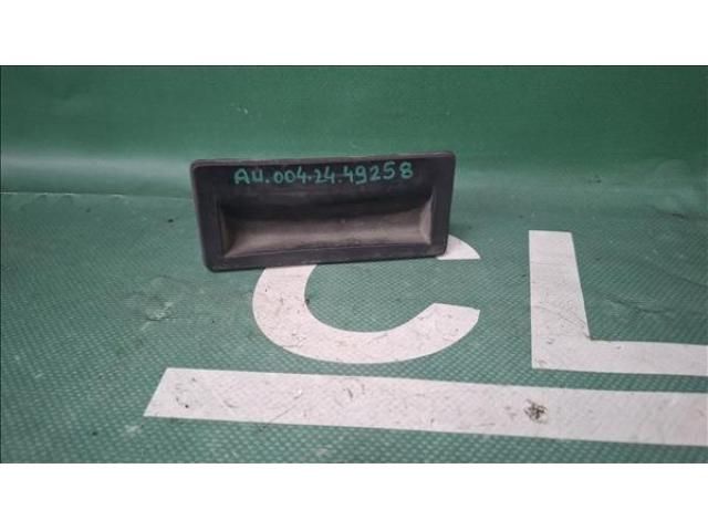 bontott AUDI A4 B8 Csomagtérajtó Kilincs