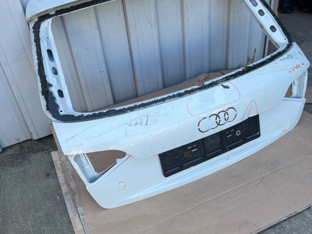 bontott AUDI A4 B8 Csomagtérajtó (Üres lemez)