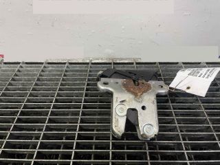 bontott AUDI A4 B8 Csomagtérajtó Ütköző