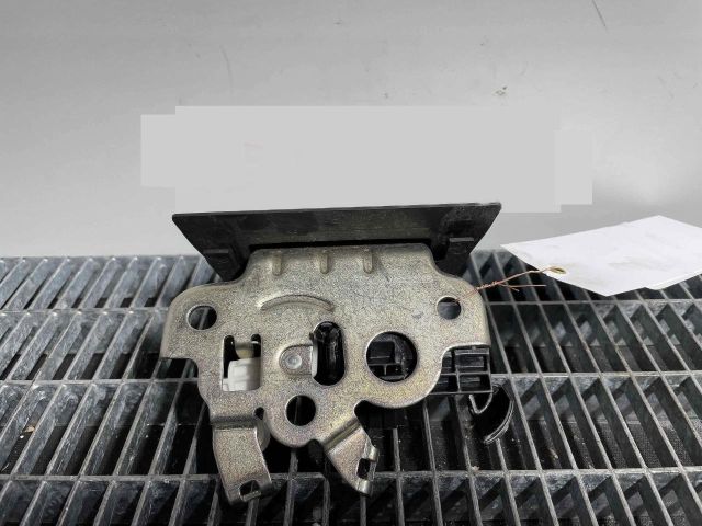 bontott AUDI A4 B8 Csomagtérajtó Ütköző