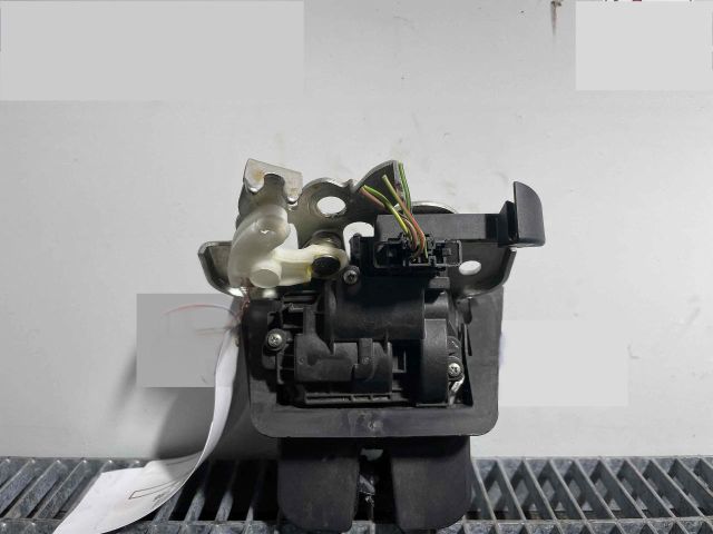 bontott AUDI A4 B8 Csomagtérajtó Ütköző