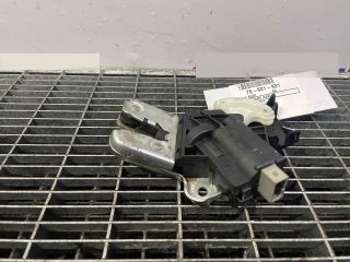 bontott AUDI A4 B8 Csomagtérajtó Ütköző