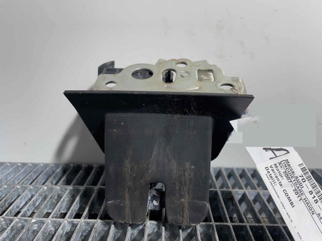 bontott AUDI A4 B8 Csomagtérajtó Ütköző