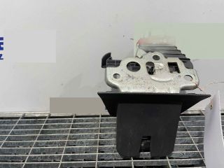 bontott AUDI A4 B8 Csomagtérajtó Ütköző