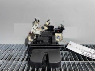 bontott AUDI A4 B8 Csomagtérajtó Ütköző