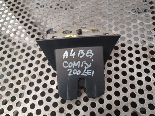 bontott AUDI A4 B8 Csomagtérajtó Zárszerkezet