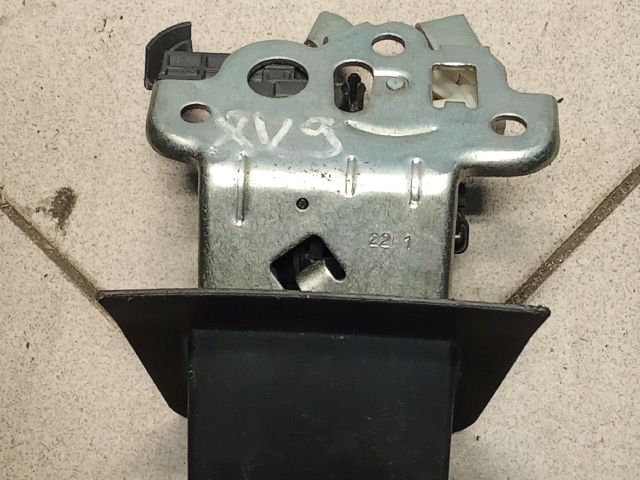 bontott AUDI A4 B8 Csomagtérajtó Zárszerkezet