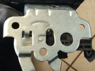 bontott AUDI A4 B8 Csomagtérajtó Zárszerkezet