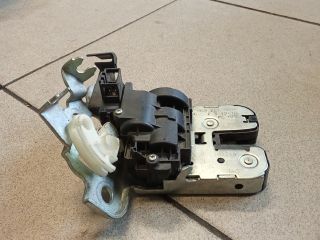 bontott AUDI A4 B8 Csomagtérajtó Zárszerkezet