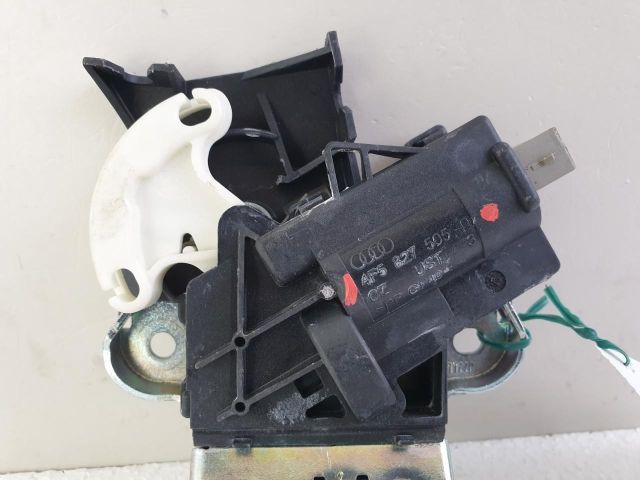 bontott AUDI A4 B8 Csomagtérajtó Zárszerkezet