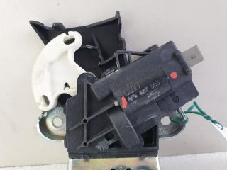 bontott AUDI A4 B8 Csomagtérajtó Zárszerkezet