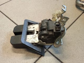 bontott AUDI A4 B8 Csomagtérajtó Zárszerkezet